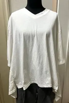 ルコリ　Ｖネック　変形Tシャツ　オフホワイト　半袖　五分袖　Tシャツのサムネイル