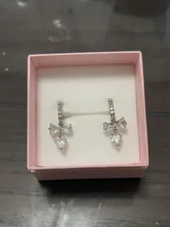 K10ポスト部分 リボンモチーフの中折れフープピアス