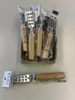 ステンレス製ウロコ取り器(5本組より）