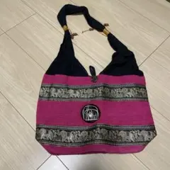 エスニック風 ピンクと黒のショルダーバッグ