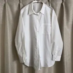 ホワイト 長袖シャツ 胸ポケット付き