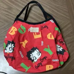 赤地にベティーちゃん　アルファベット模様のグラニーバック