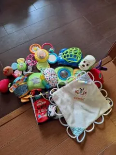 赤ちゃん　おもちゃセット８点