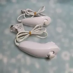 動作品　純正品　Wiiリモコン専用ヌンチャク白色２個セット