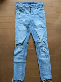 UNIQLO　ダメージ加工スキニーデニムジーンズ