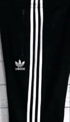 adidas トラックパンツ
