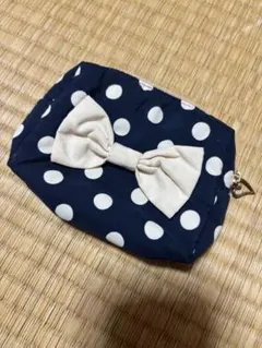 ドット柄リボン付きポーチ ネイビー