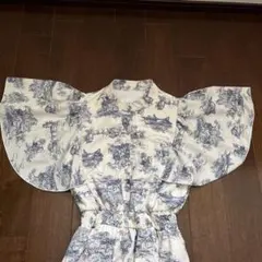 風景柄のワンピースのサムネイル