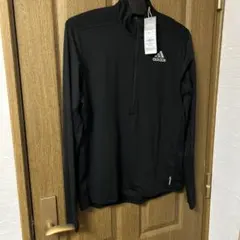 アディダス長袖シャツメンズ 黒軽量オウン ザ ラン スリムデザイン定価5489円