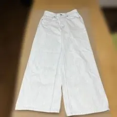 GU ハイウエスト セミワイド ジーンズ Mサイズ　ライトブルー
