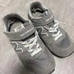 NewBalance ニューバランス グレー スニーカー キッズ 21.5cm