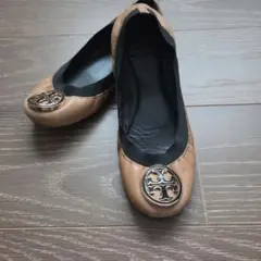 Tory Burch フラットシューズ ベージュのサムネイル