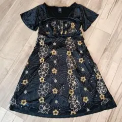 OZZ ONESTE スパンコール＆花柄刺繍 半袖 ひざ丈ワンピース