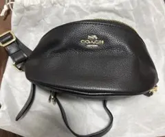 COACH ブラック ボディバッグ