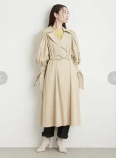 【値引き中‼️】Lily Brown タックトレンチコートのサムネイル