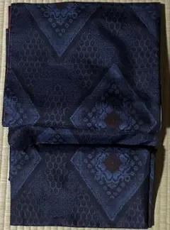 【新品・しつけ付】正絹 本場大島紬 濃紺 幾何学模様 袷 裄65 身丈159