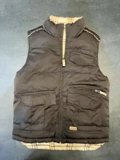 黒いダウンベスト チェック柄裏地