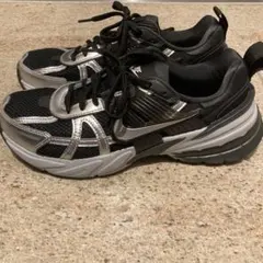 ニューバランス スニーカー