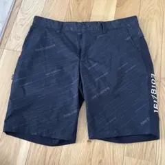 new balance ブラックショートパンツ