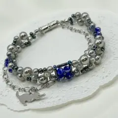 ビーズのブレスレット　2連　猫チャーム付き