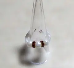 ホワイトパールとロンデルのビーズのリング（ハンドメイド）