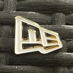 ニューエラ　ピンバッジ 新品　NEWERA PINS オフホワイト