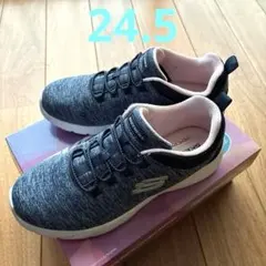 スケッチャーズ 24.5 WIDE FIT