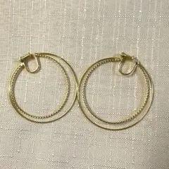 イヤリング　ゴールド