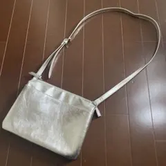シルバー 合成皮革 ショルダーバッグ