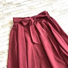 美品　バーガンディ リボン付き フレアスカート