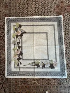 【NINA RICH】大判ハンカチ