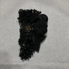 p*n様 ハンドメイドブローチ　アンティークボタン　パーツ　ビーズで