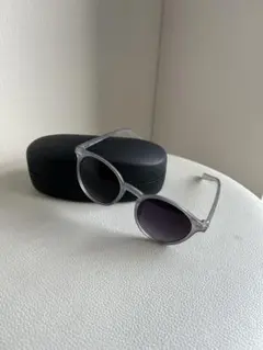 美品　シルバーラウンド型サングラス グラデーションレンズ　アーバンリサーチ