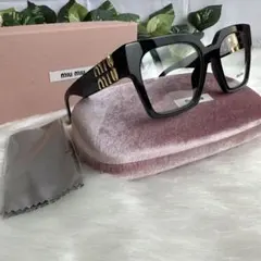 2025年最新】miumiu サングラスケースの人気アイテム - メルカリ