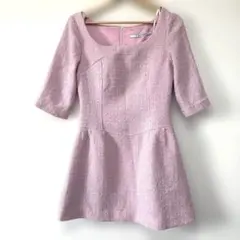 ピンクのツイード風　膝丈フレアワンピース