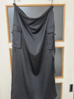 ブラックタイトスカート スリット入り