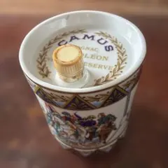 古酒 CAMUS NAPOLEON VIEILLE RESERVE トロフィー版 - メルカリ