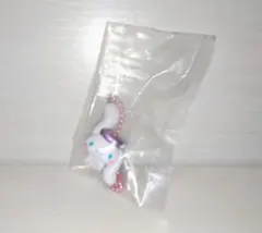 【匿名配送】シナモロール　おみみでぶらりんマスコット－あくしゅ？