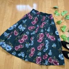 ダークグリーン フラワープリント フレアスカート