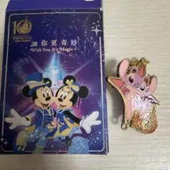 上海ディズニー 10周年 ピンバッジ チャーム プルート - メルカリ