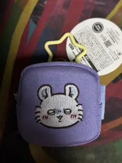 モモンガ カラビナつき刺繍スクエアミニポーチ