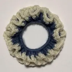 《ハンドメイド》 ダブルフリル シュシュ かぎ編み 編み物 ブルー アイボリー