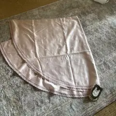 刺繍入りピンク　円形テーブルクロス