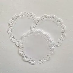 [112]白色花型レースペーパー中サイズ15枚　コラージュ素材　ダイカット