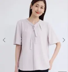 新品未使用タグ付き メタルボタンリボンタイハーフスリーブブラウス