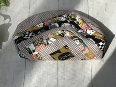 ✴︎黒猫柄/茶色✴︎ラウンド型ファスナーポーチ