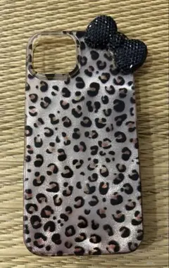 iPhone14 ケース ブラックレオパード柄　ヒョウ柄　豹柄　背面　カバー
