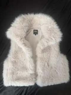 ZARA クリーム色 ファーベスト