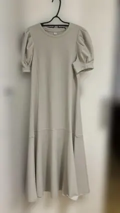 GU ボリュームスリーブワンピース　ベージュ　Mサイズ