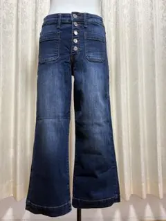 GUESS デニム クロップドパンツ ボタンフライのサムネイル